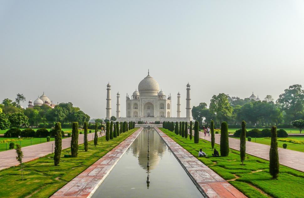 Free Image of Taj Mahal with reflection in water under clear sky 