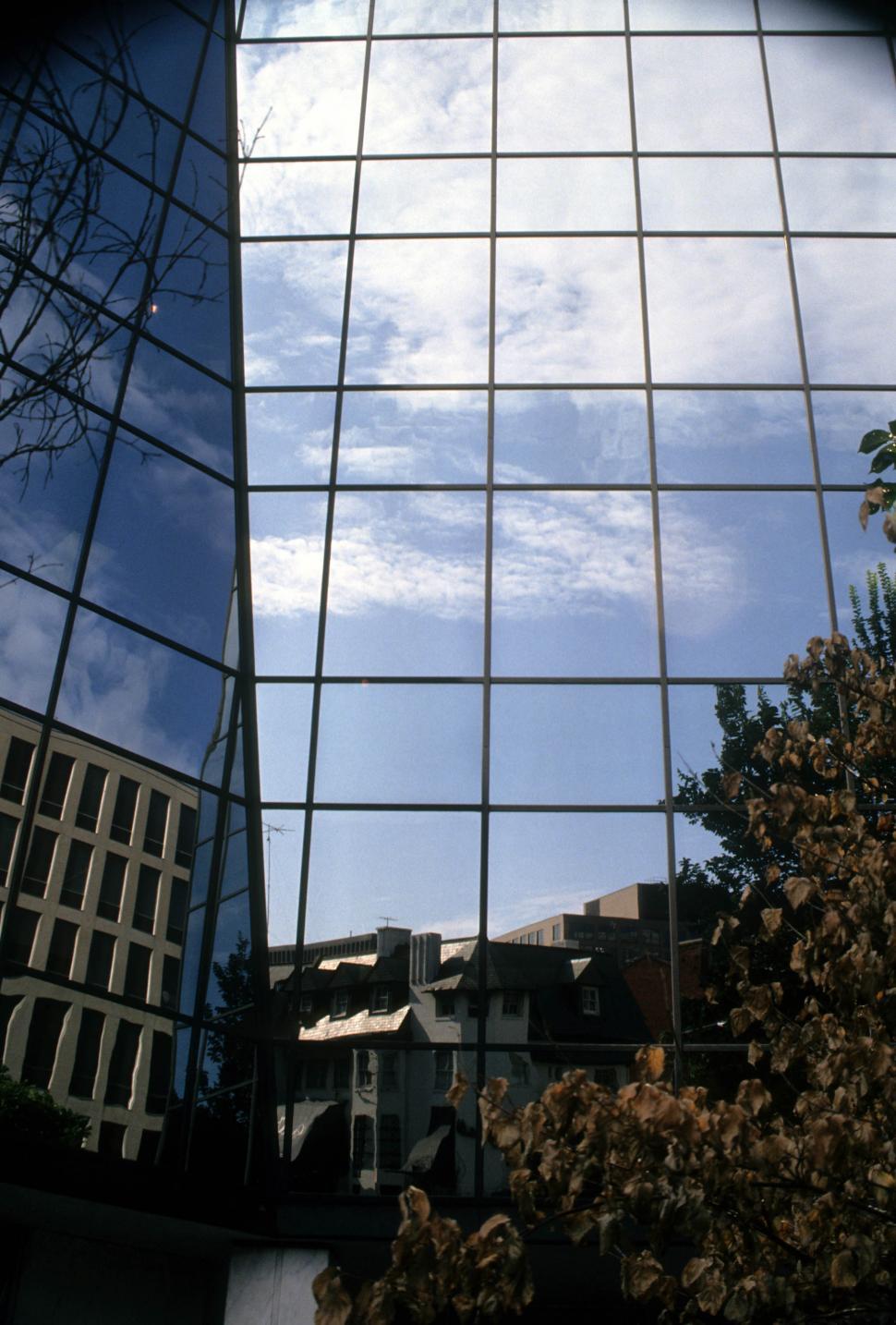 Free Image of Refective building 