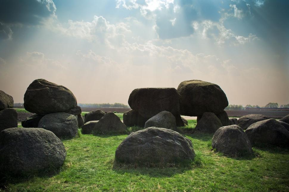 Free Image of Scenic view of large rocks under the bright sky 