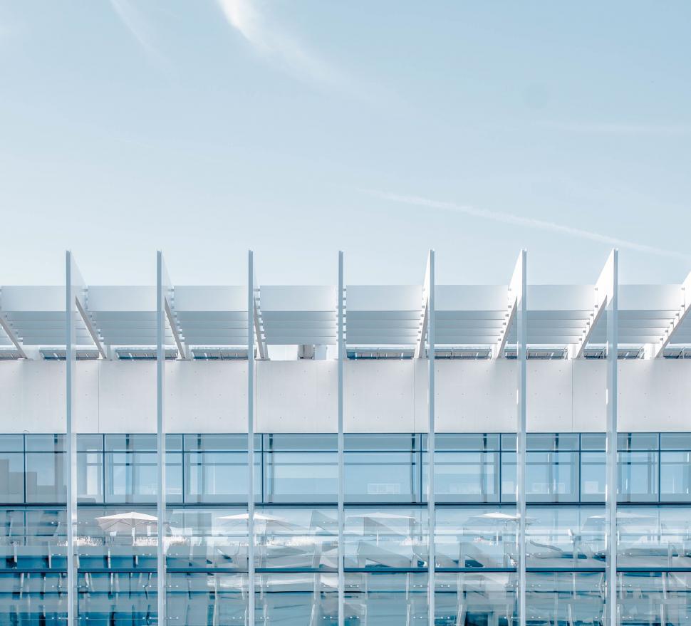 Free Image of Minimalist modern facade with sleek white elements 