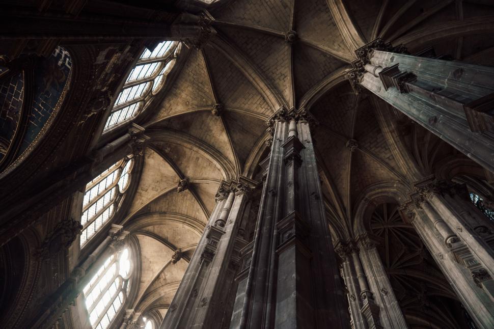 Free Image of Vaulted ceiling of historical building with natural light. 