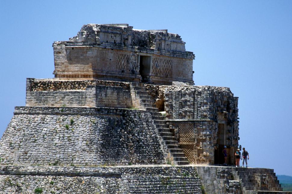Free Image of Mayan temple 