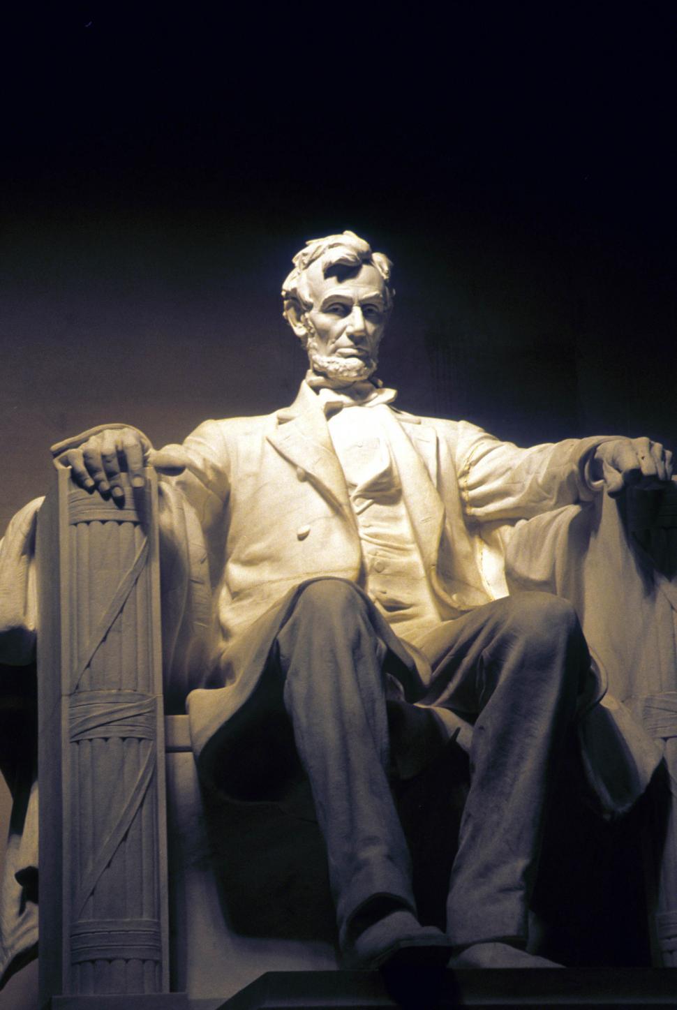 Free Image of Abraham Lincoln statue 