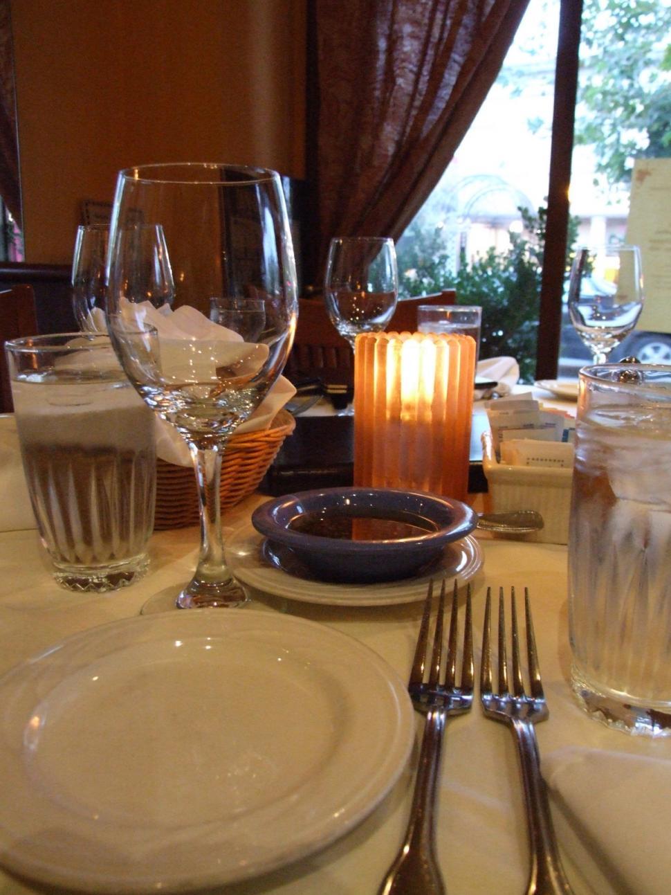 Free Image of Fancy Place Settings 