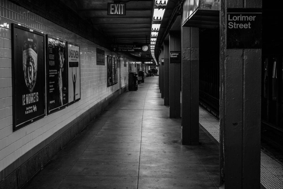 Free Image of Empty subway platform at Lorimer Street subway station in city 