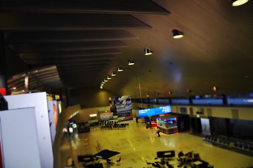 Free Image of Airprt Arrivals 