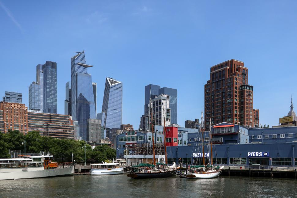 Free Image of Scenic view of Chelsea Piers with modern skyscrapers skyline 