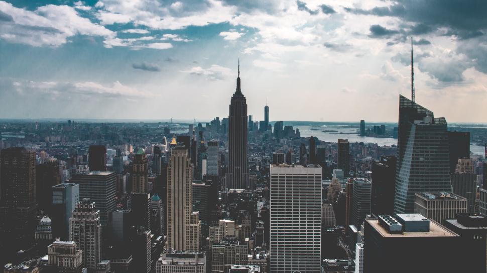 Free Image of Color version of city skyline with prominent skyscraper silhouette. 