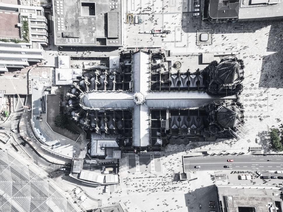 Free Image of Aerial photograph of a large architectural building resembling a cross 