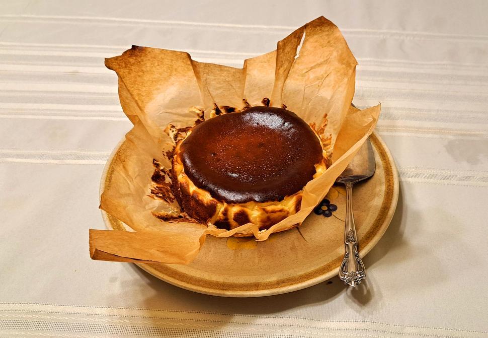 Free Image of Basque Burnt Cheesecake 