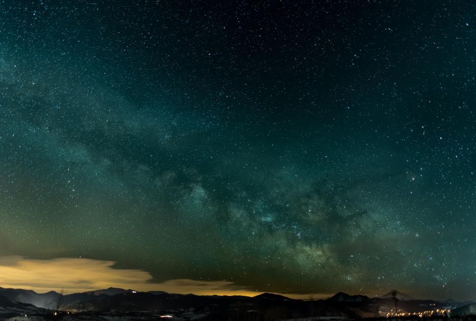 Free Image of Starry sky with Milky Way over the mountains at night 