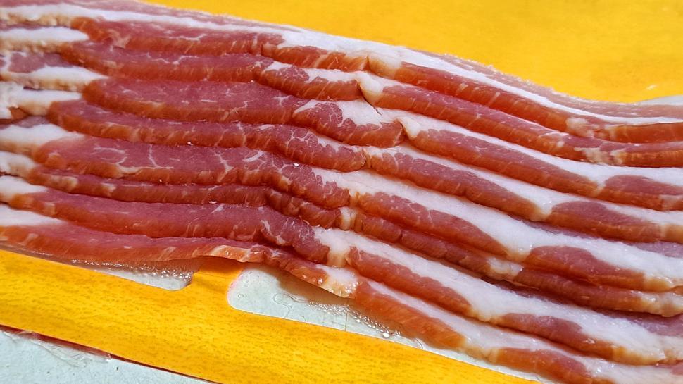 Free Image of Thawing Bacon Slices 