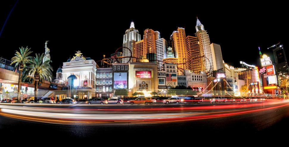 Free Image of Vibrant night view of Las Vegas city lights and buildings 
