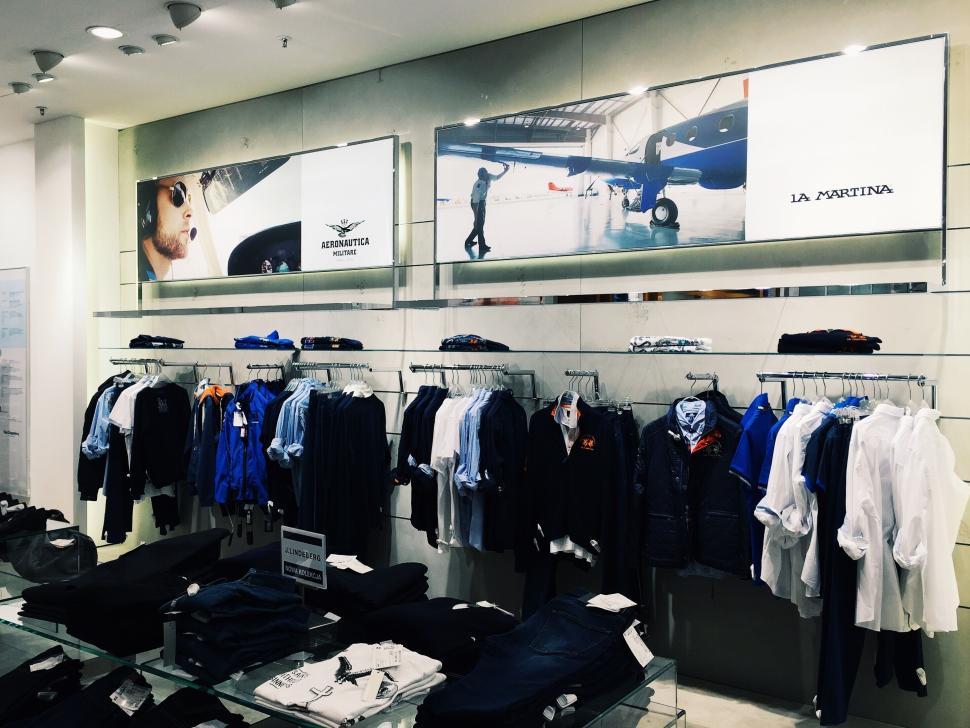 Free Image of Fashion boutique featuring stylish clothing and accessories 