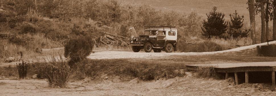 Free Image of Jeep Driving 