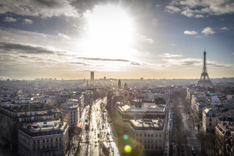 Free Image of Panoramic view of Paris with Eiffel Tower at sunset 