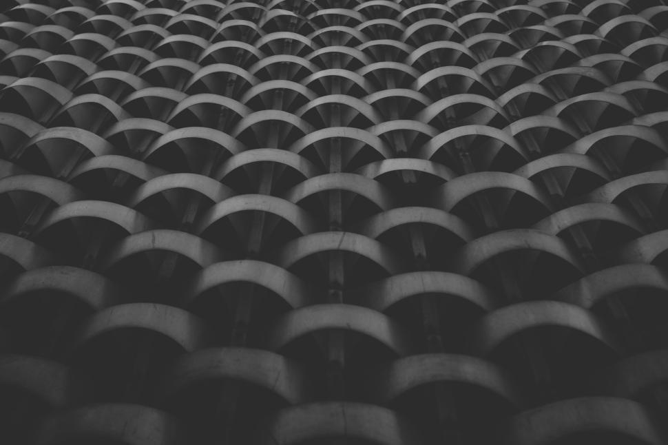 Free Image of Abstract black and white pattern with curved lines 