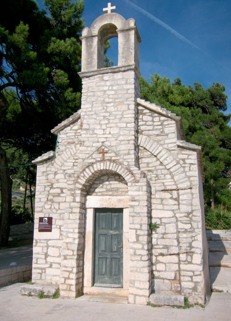 Free Image of Small church 
