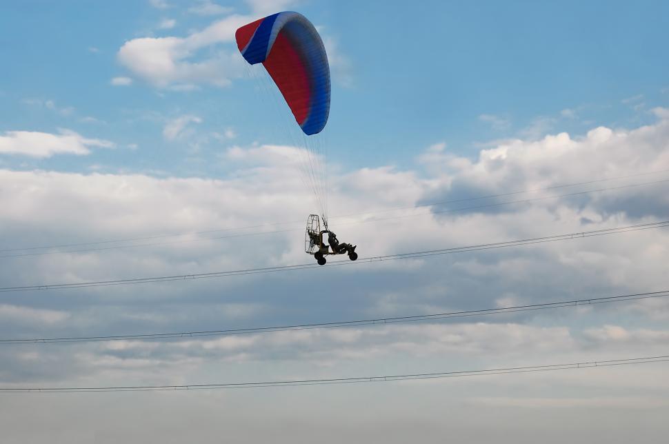 Free Image of Motorized Glider on Power LineMotorized Glider on  Power Line 