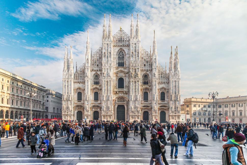 Free Image of Vibrant crowd at the grand Milan Cathedral square, Italy. 