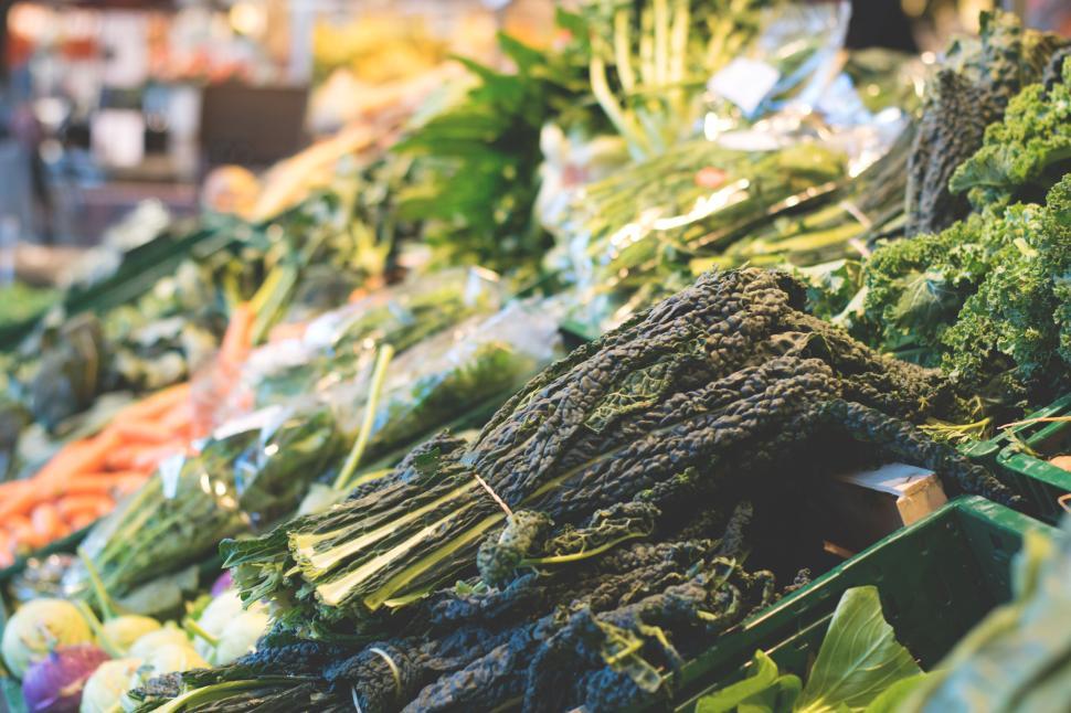 Free Image of A market stall with various fresh green vegetables. 