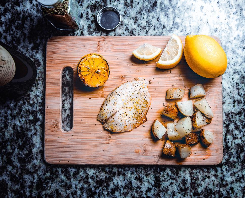 Free Image of Gourmet cooking fish fillet with roasted vegetables 