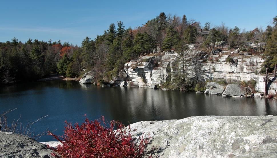 Free Image of Rock Formations At Lake Minnewaska 