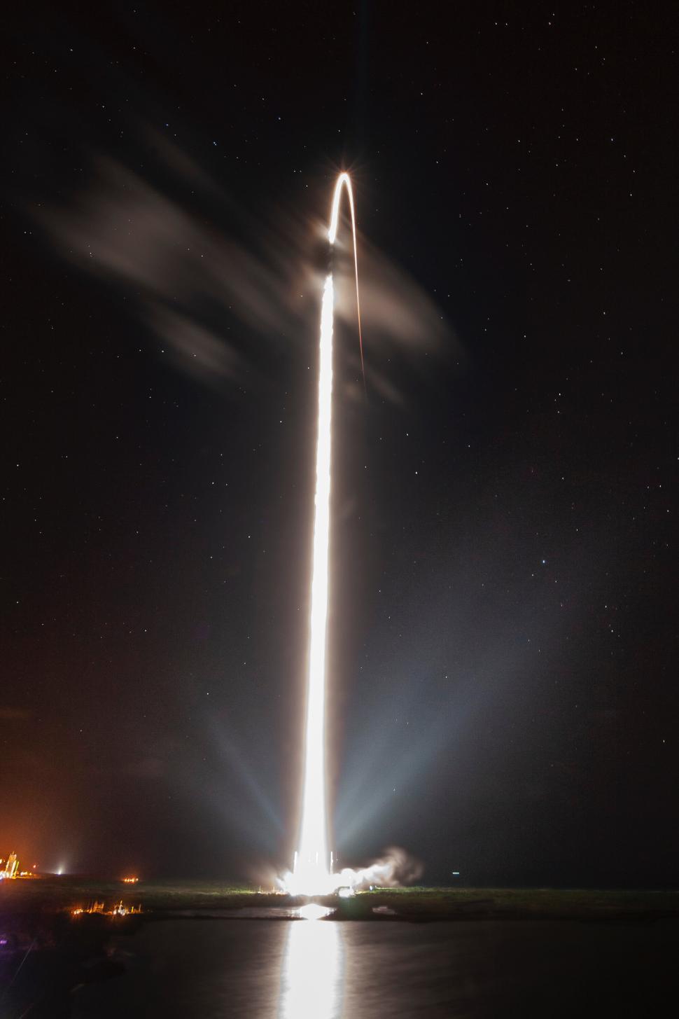Free Image of Rocket launch trail lighting up night sky 