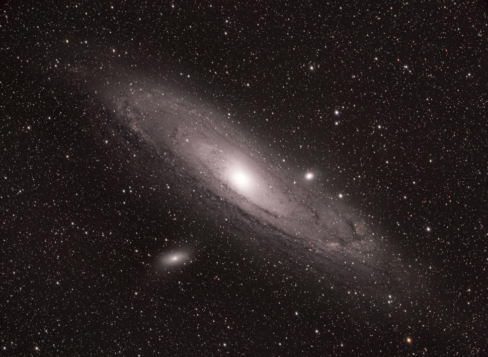 Free Image of Stunning view of Andromeda galaxy in night sky. 