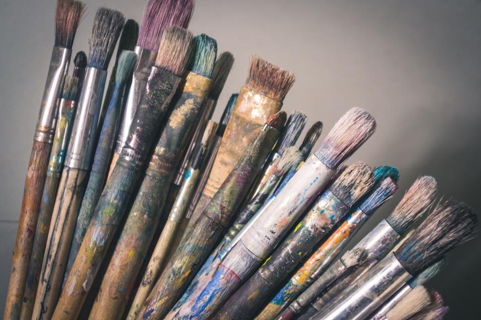 Free Image of A collection of paint brushes used in various artistic projects. 
