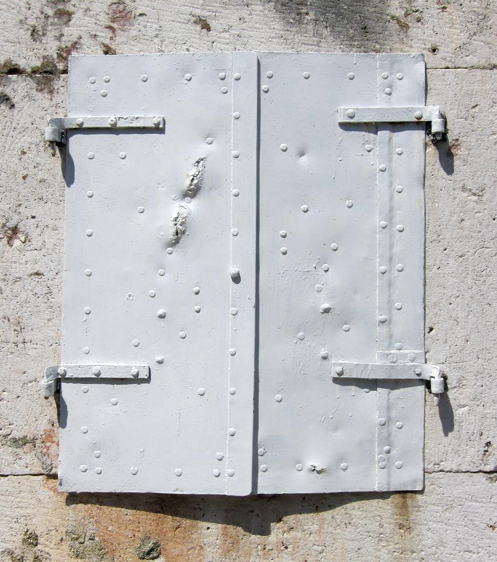 Free Image of Old window 