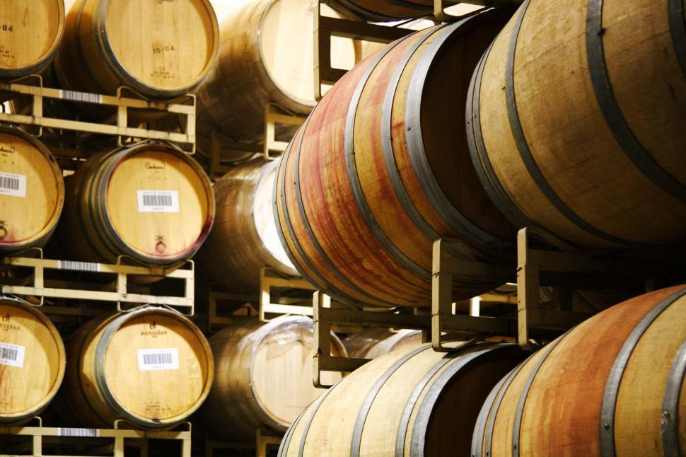 Free Image of Wine barrels 