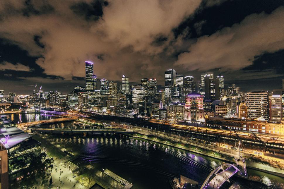 Free Image of A breathtaking cityscape at night with lit skyscrapers 
