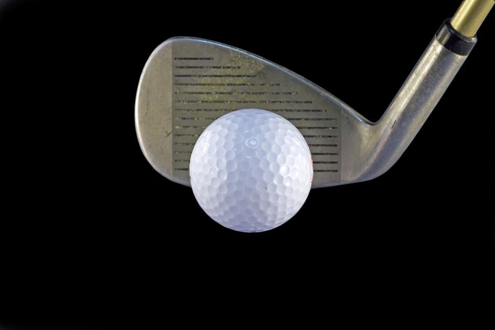 Free Image of Golf ball and club 