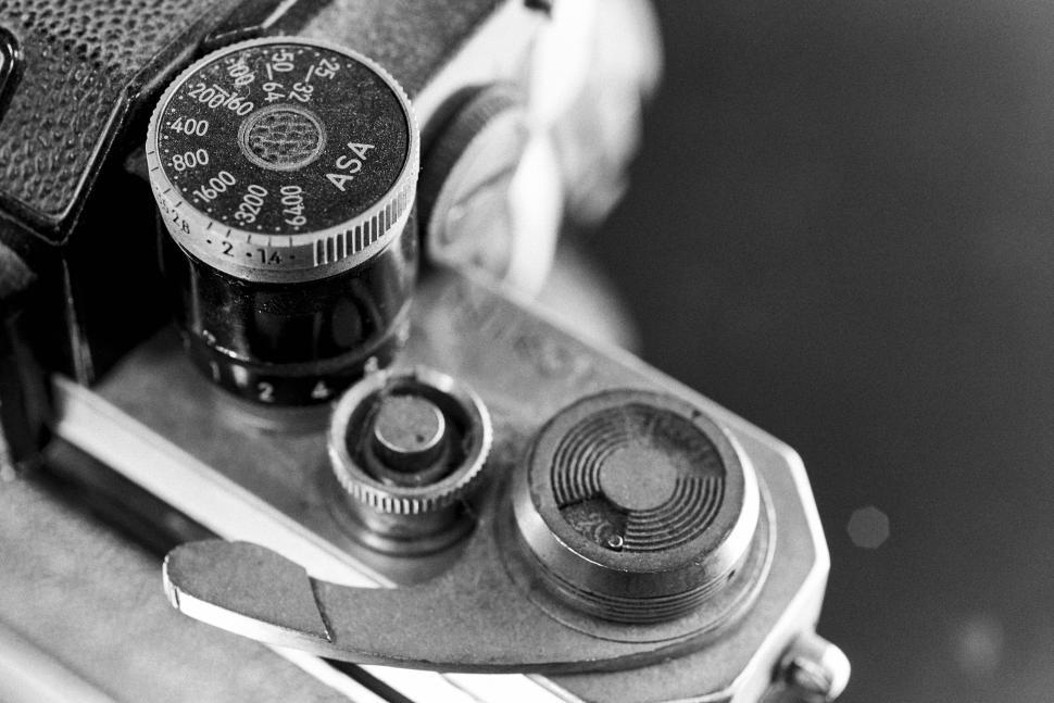 Free Image of Close-up of vintage camera dial and focus mechanism 
