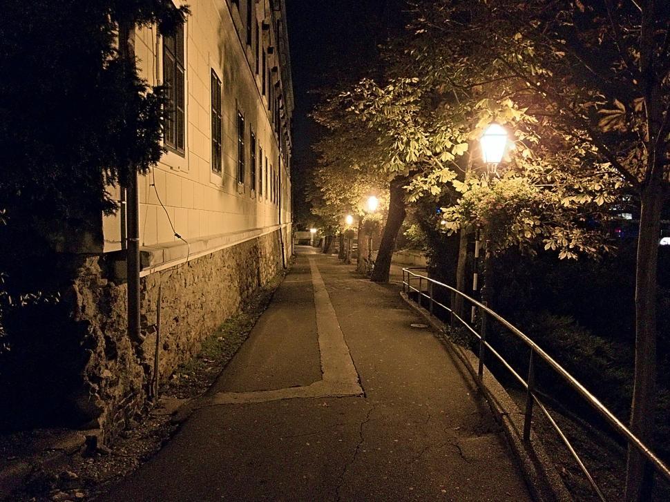 Free Image of Promenade 