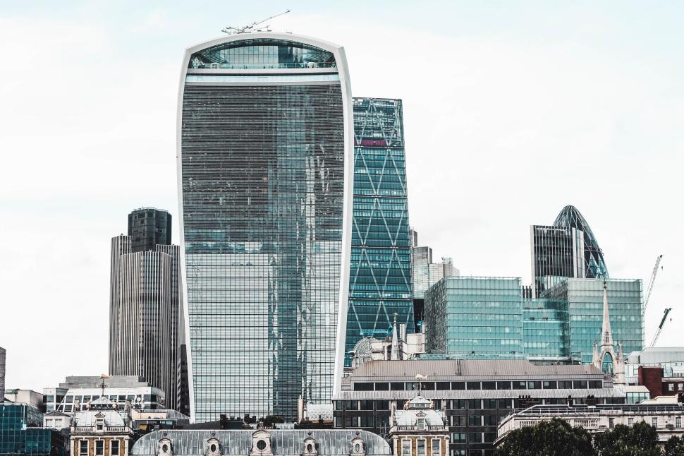 Free Image of Skyline featuring a prominent modern skyscraper building 