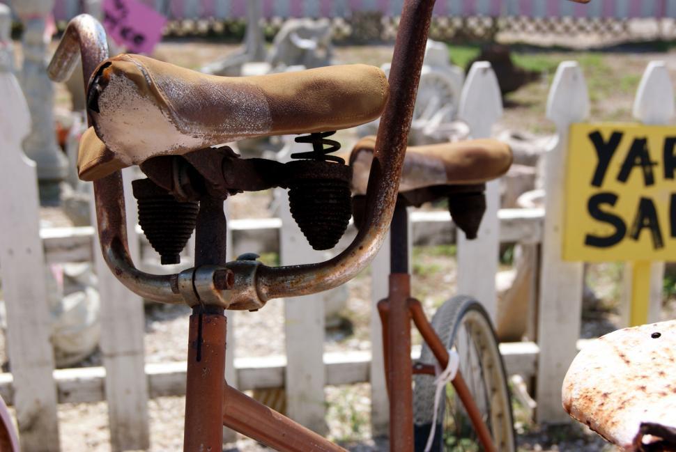 Free Image of Rusted Bicycle  