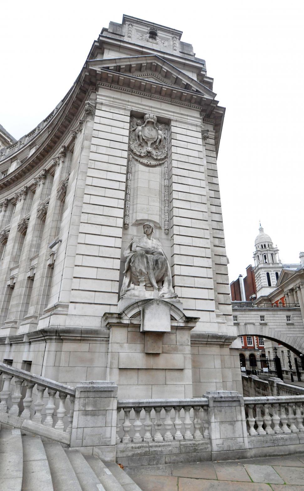 Free Image of London Gunnery Statue 