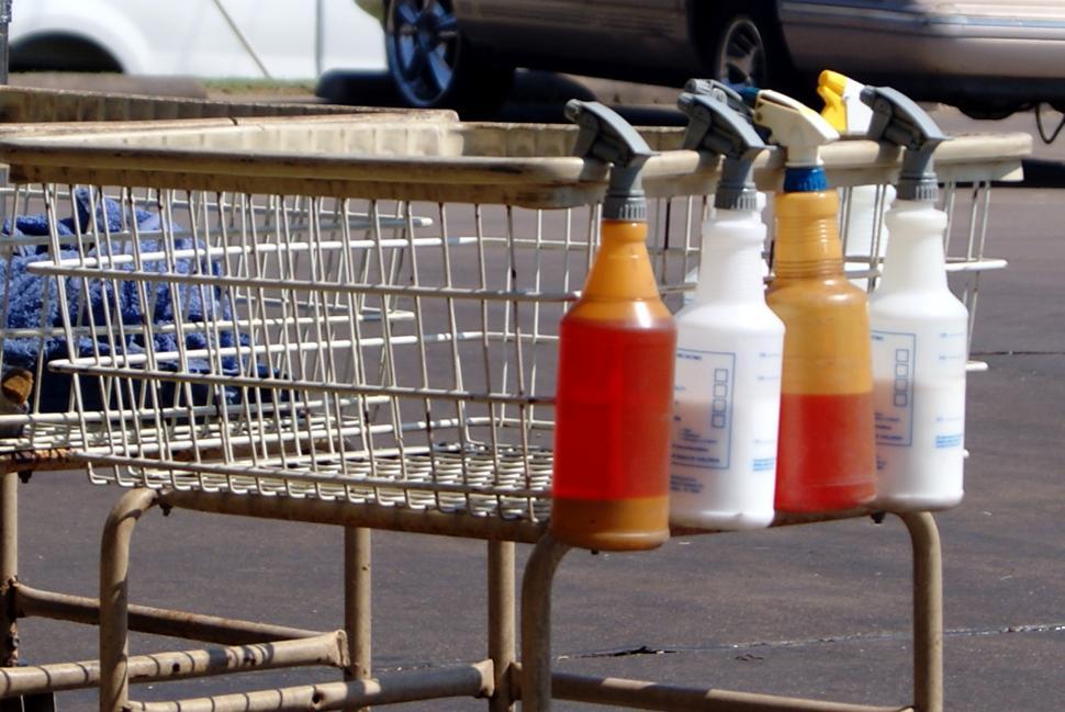 Free Image of Car detailing supplies on a cart 