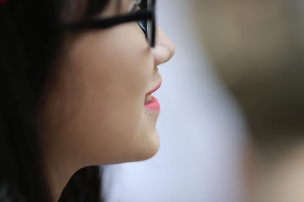 Free Image of Side profile of person in soft focus 