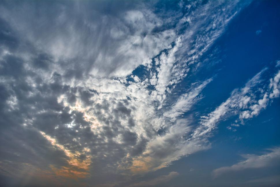 Free Image of Dramatic clouds and blue sky, landscape weather photograph. 