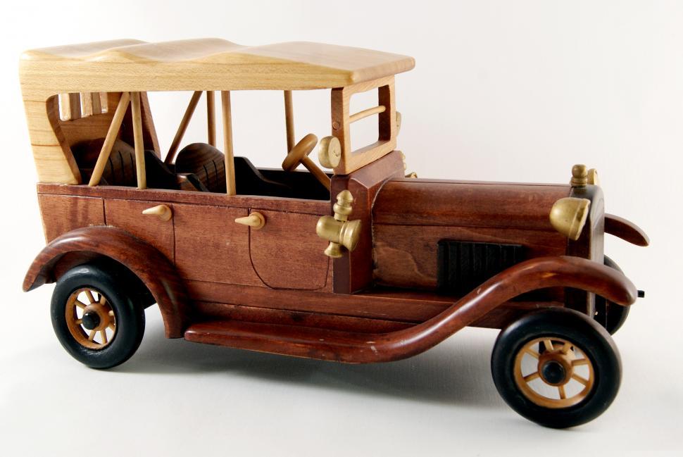 Free Image of Car Toy 