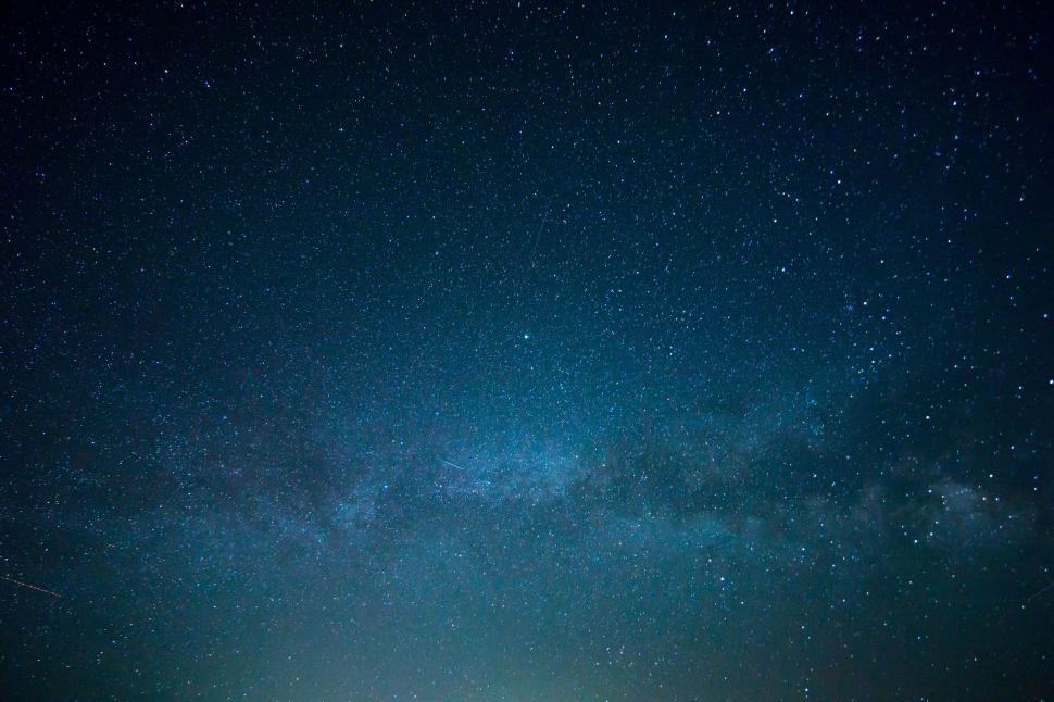 Free Image of Star-filled night sky showcases the Milky Way galaxy 