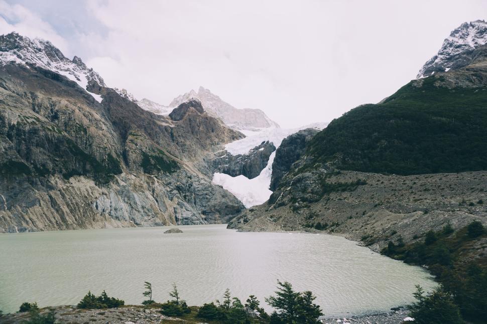 Free Image of Serene Glacial Mountain View Surrounded by Nature 