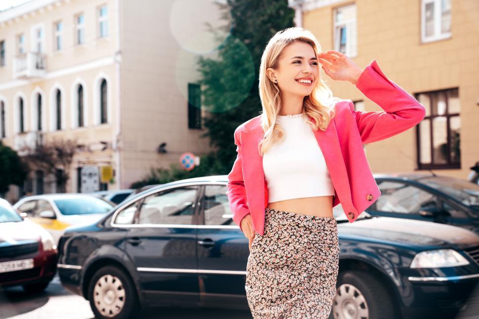 Free Image of Young professional woman in the street 