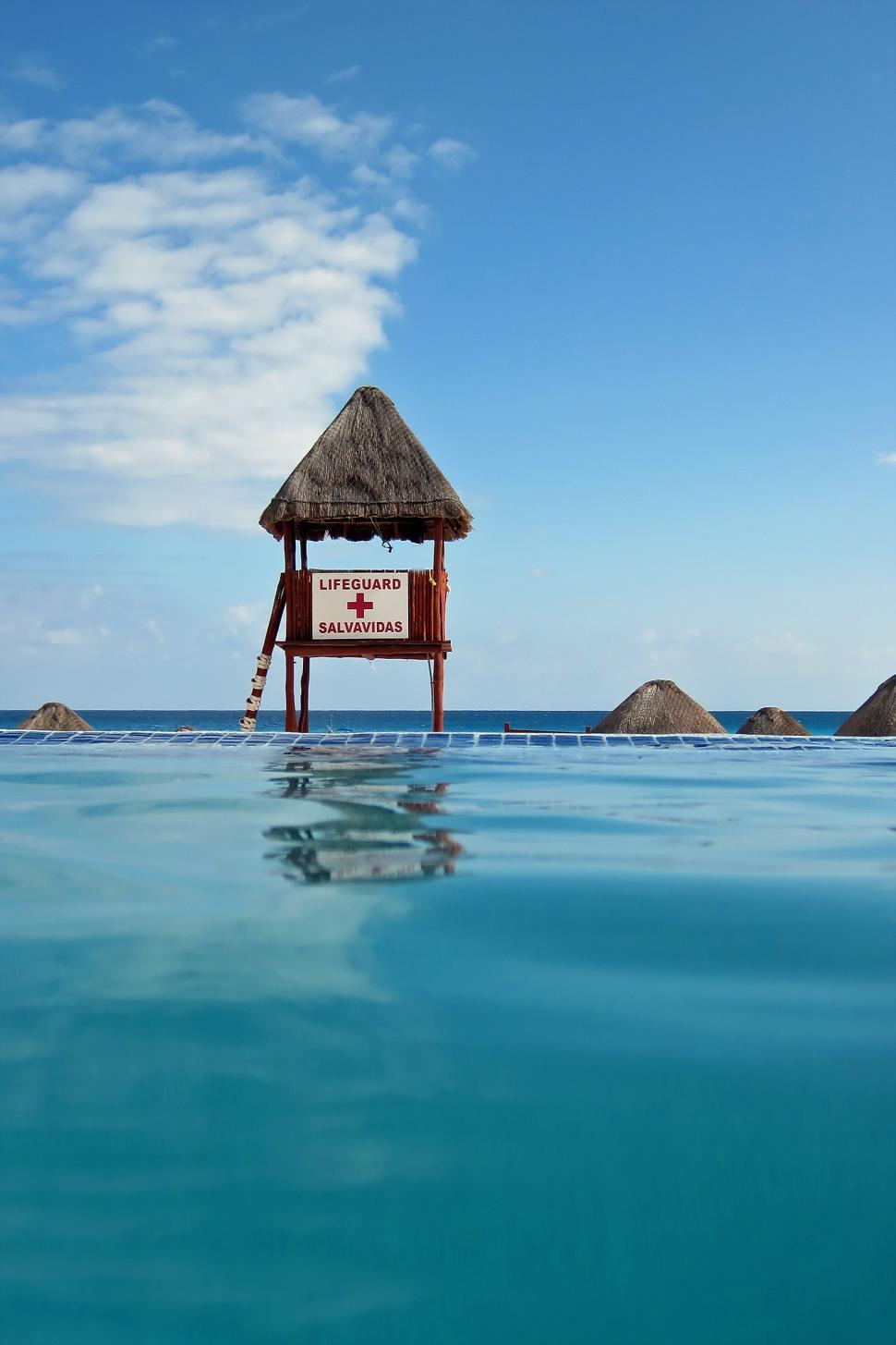 Free Image of Life Guard Station 