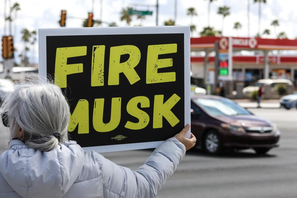 Free Image of Protest against Elon Musk in the United States highlights public demand for accountability 