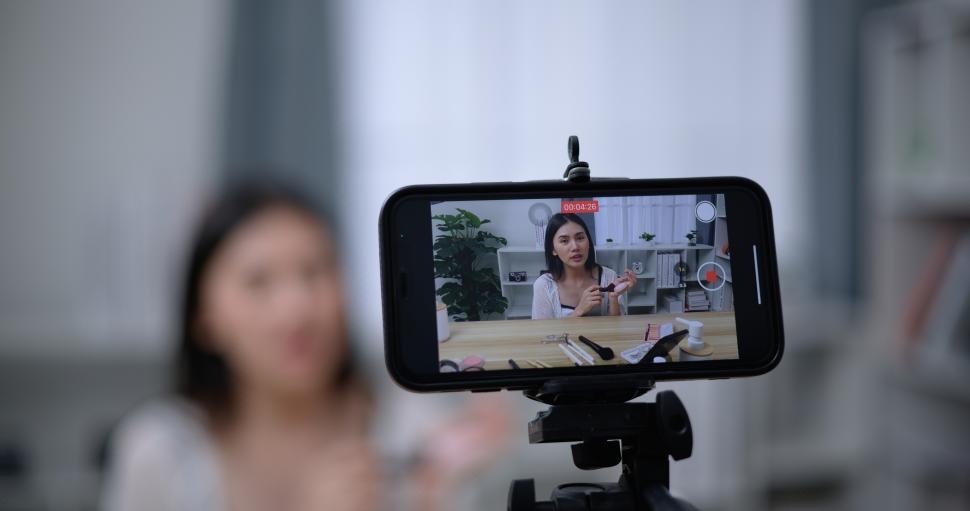 Free Image of Portrait close-up of smartphone setup for video creator 