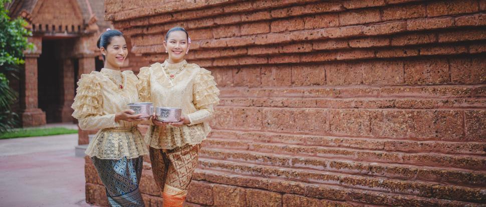 Free Image of Portrait beautiful women in Songkran festival with Thai Traditional costume 